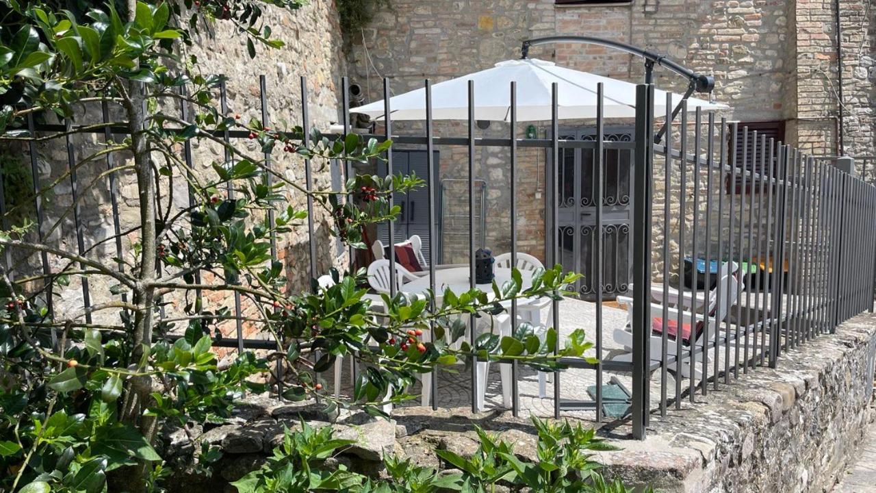 モントーネ Casa Di Duccioヴィラ エクステリア 写真