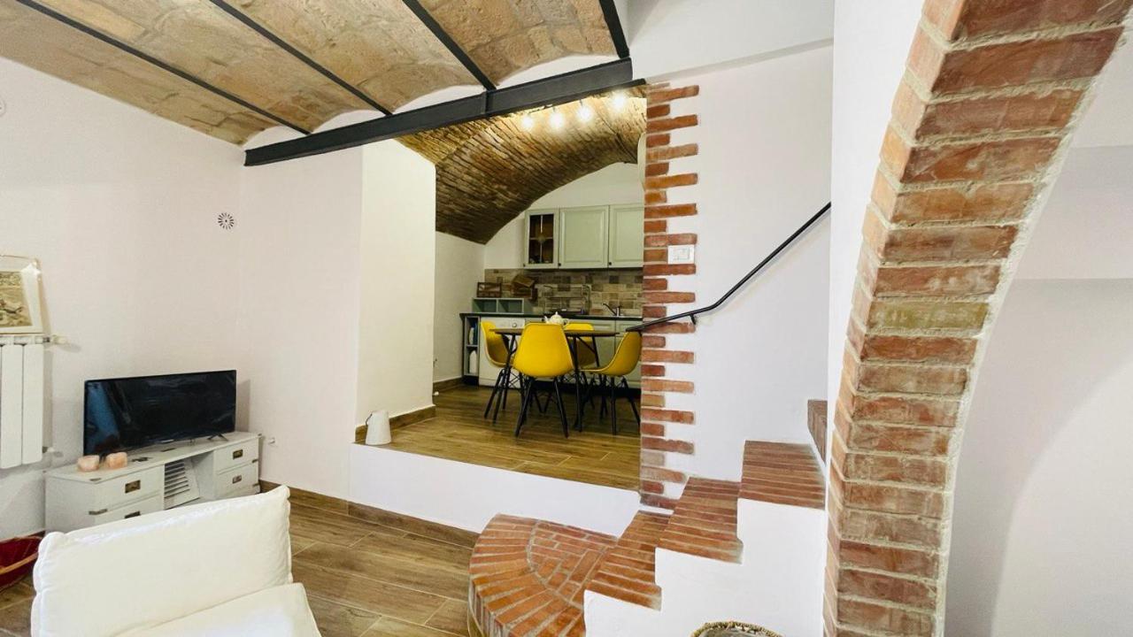 モントーネ Casa Di Duccioヴィラ エクステリア 写真