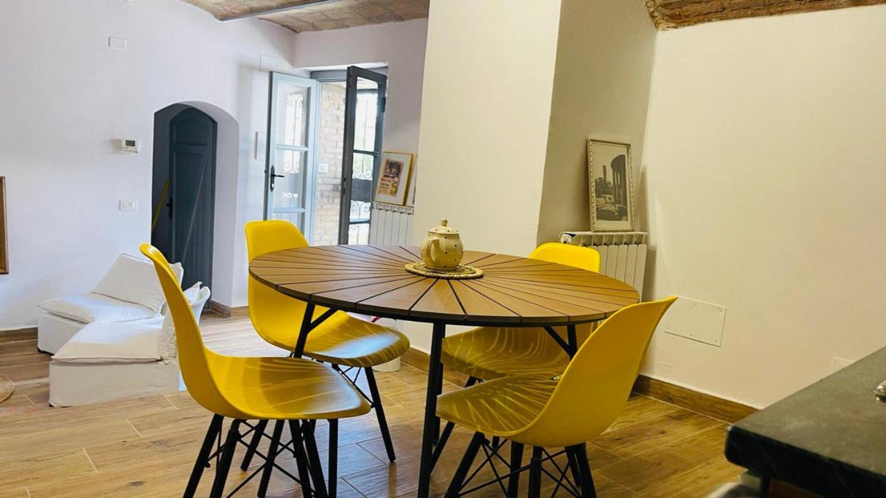 モントーネ Casa Di Duccioヴィラ エクステリア 写真