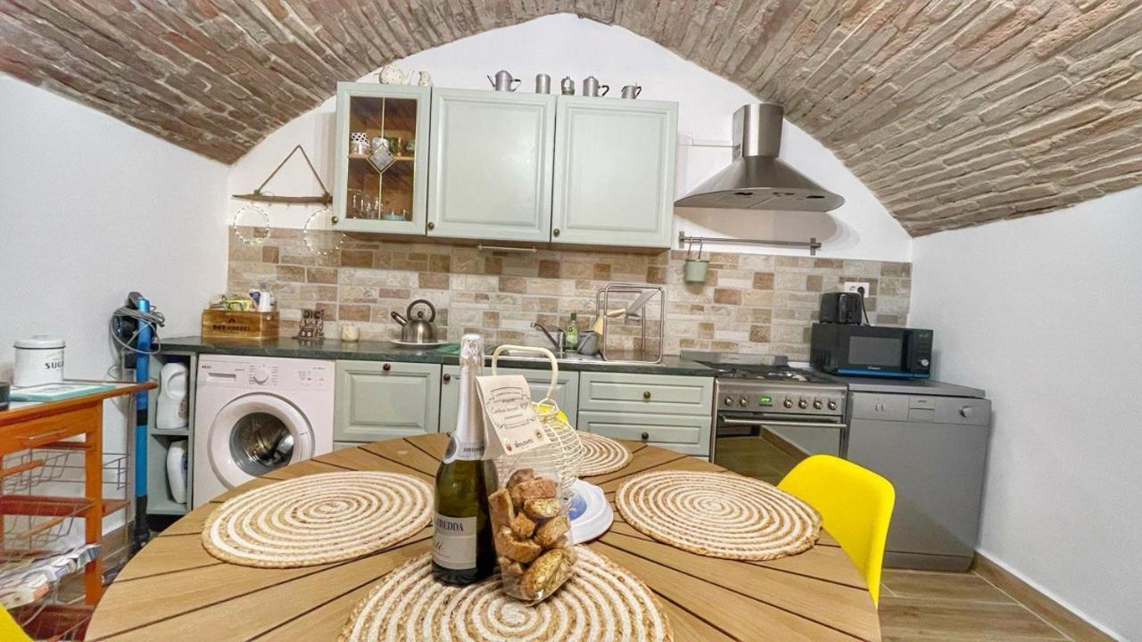 モントーネ Casa Di Duccioヴィラ エクステリア 写真