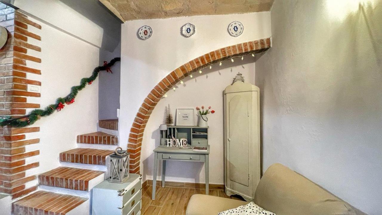 モントーネ Casa Di Duccioヴィラ エクステリア 写真