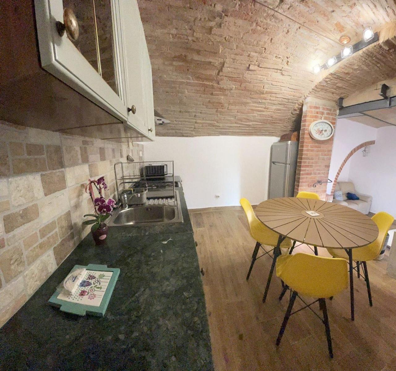 モントーネ Casa Di Duccioヴィラ エクステリア 写真